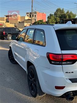 جیپ گراند شیرۆکی